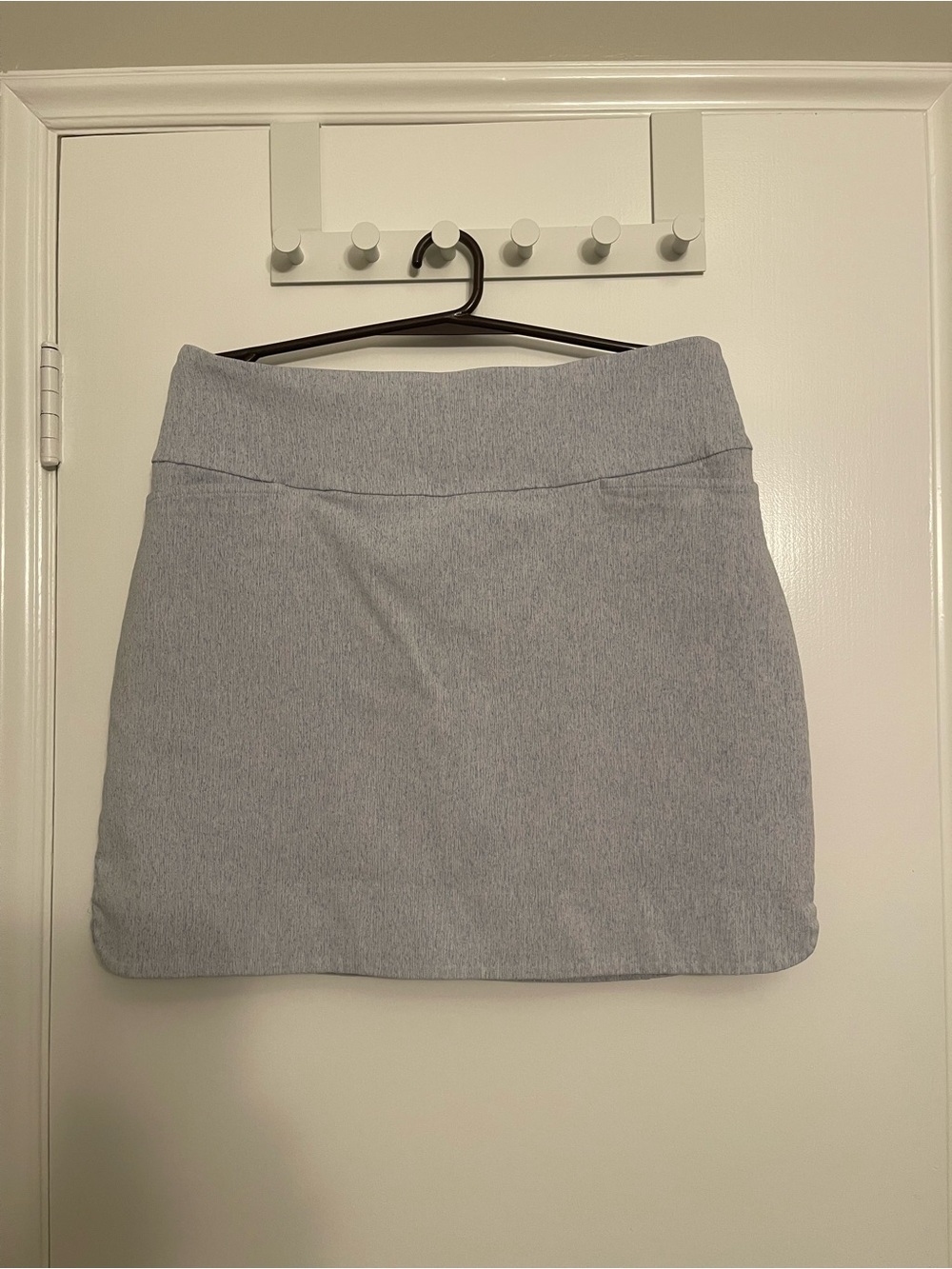 Women’s Light Heather Gray Stretch SKORT with Waistband w/front hidden pockets